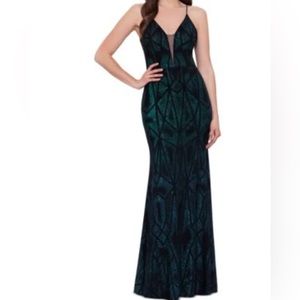 Attend your next event in sparkling style with this charming dress.🎉💃🥂